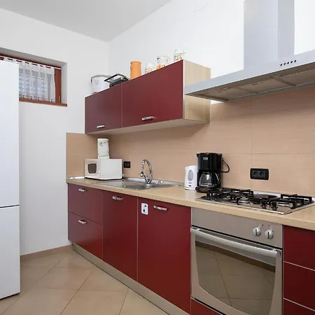 Zuccon بيت للعطل بولا