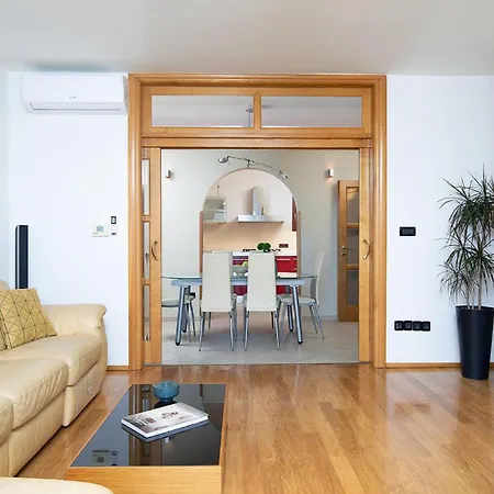 Zuccon بيت للعطل